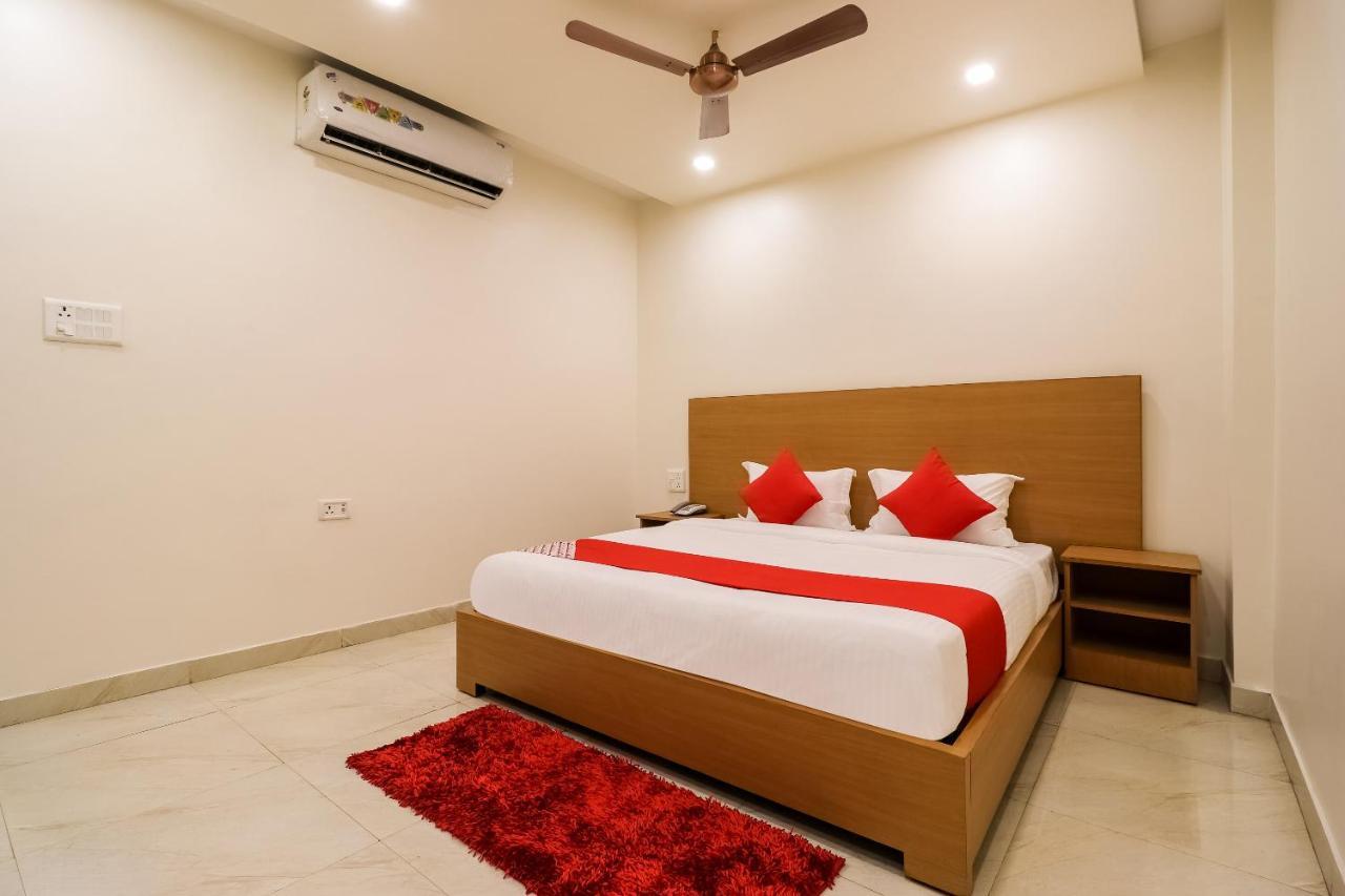 فندق Juhi Bariفي  Oyo 61050 S S K Continental المظهر الخارجي الصورة
